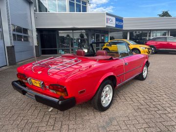 Fiat 124 Spider